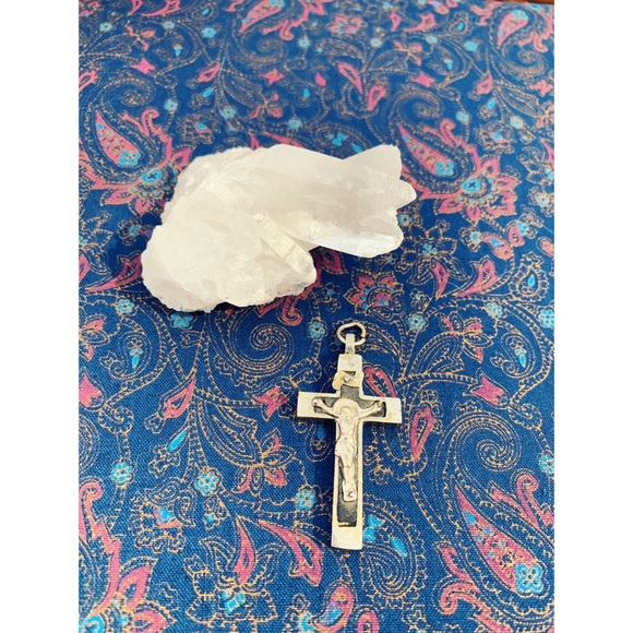 Vintage Jewelry - Sterling Vintage Cross